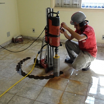 Furar para escada caracol em Interlagos Furar para escada caracol em Interlagos